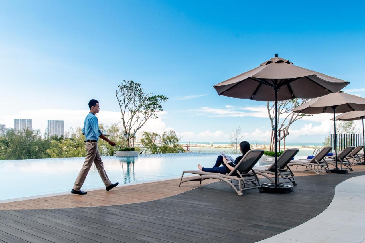 Hotel Ascott Gurney Penang George Town Exterior foto Infinity Pool