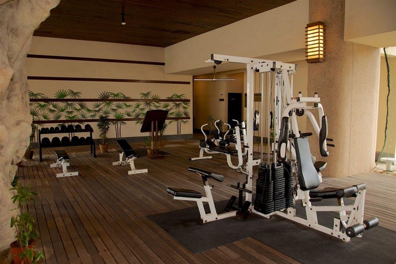 Hotel Ascott Gurney Penang George Town Exterior foto The gym at the Taj Bengal