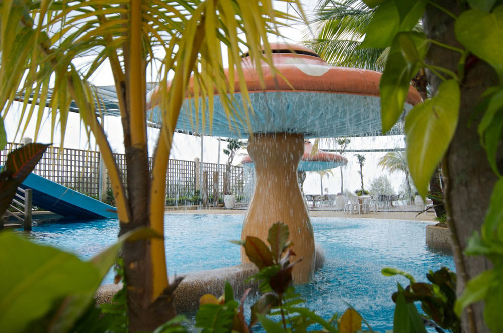 Hotel Ascott Gurney Penang George Town Exterior foto The Mushroom Pool
