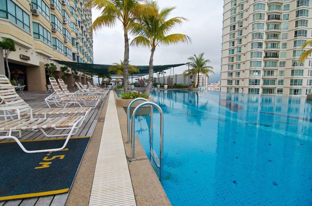 Hotel Ascott Gurney Penang George Town Exterior foto Infinity pool at The Residence, Kota Kinabalu, Malaysia
